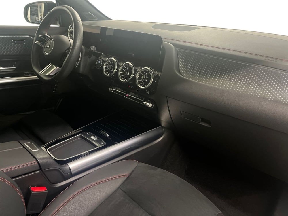 Mercedes-Benz EQA usata a Milano (15)