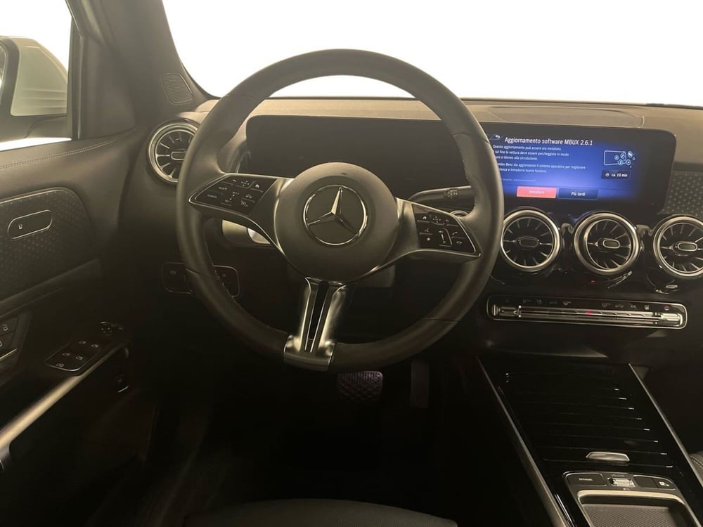 Mercedes-Benz EQB usata a Milano (11)