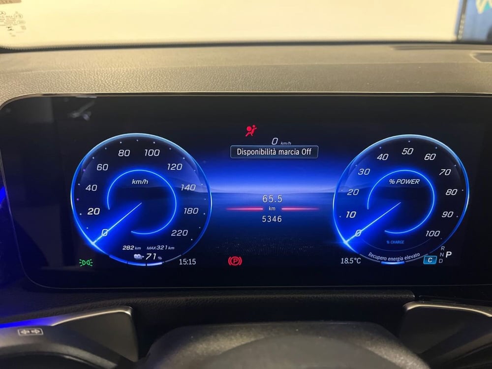Mercedes-Benz EQB usata a Milano (13)