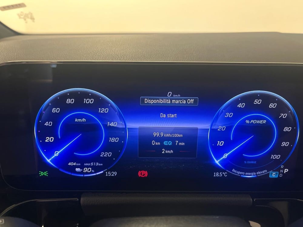 Mercedes-Benz EQA usata a Milano (13)