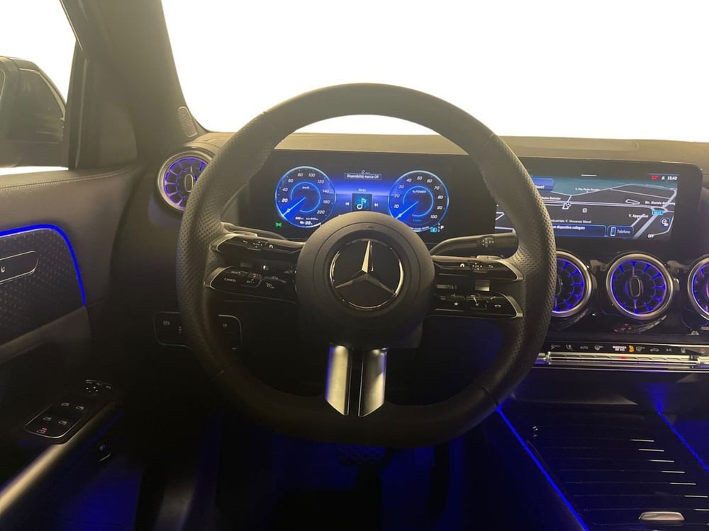 Mercedes-Benz EQA usata a Milano (11)