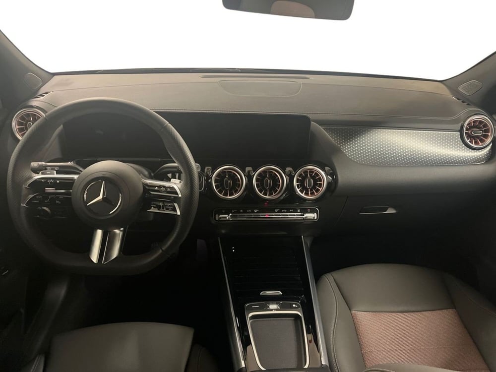 Mercedes-Benz EQA usata a Milano (9)