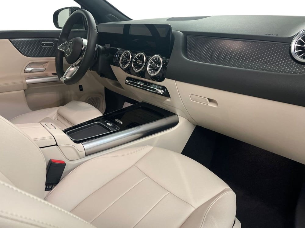 Mercedes-Benz EQA usata a Milano (15)