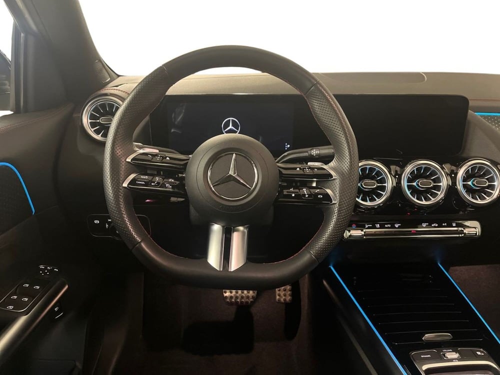 Mercedes-Benz EQA usata a Milano (11)
