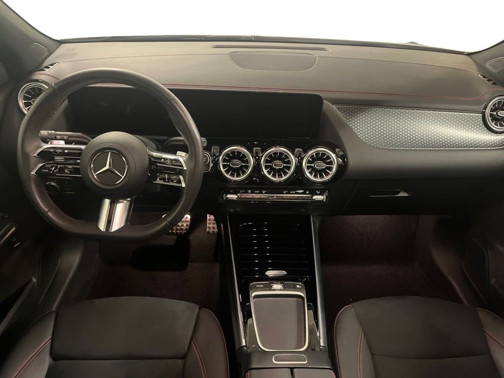 Mercedes-Benz EQA usata a Milano (9)
