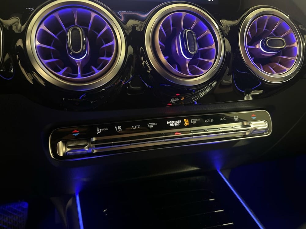 Mercedes-Benz EQA usata a Milano (14)