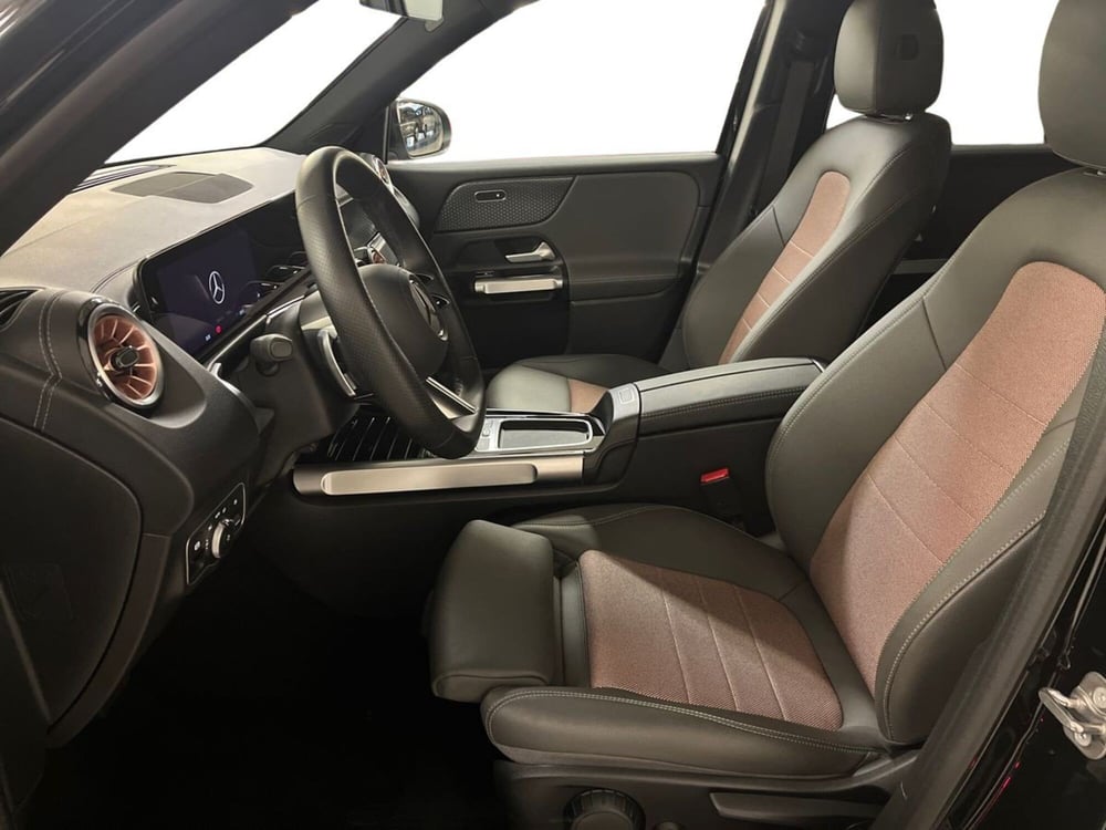 Mercedes-Benz EQB usata a Milano (10)