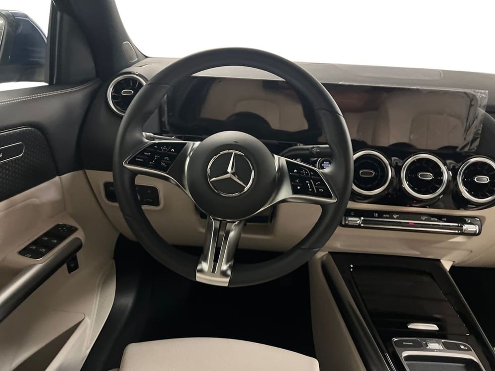 Mercedes-Benz GLA SUV usata a Milano (11)