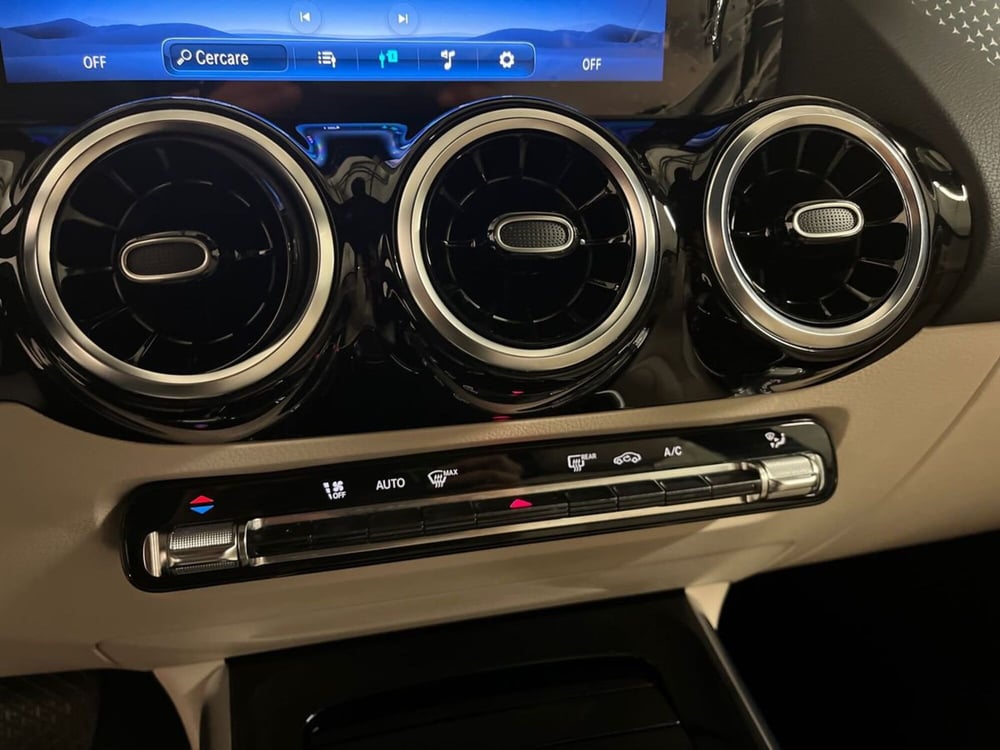 Mercedes-Benz GLA SUV usata a Milano (14)