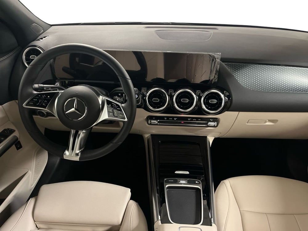 Mercedes-Benz GLA SUV usata a Milano (9)