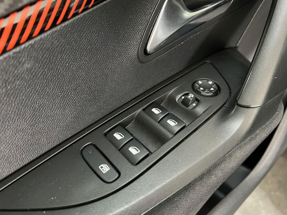 Peugeot 2008 usata a Bari (12)