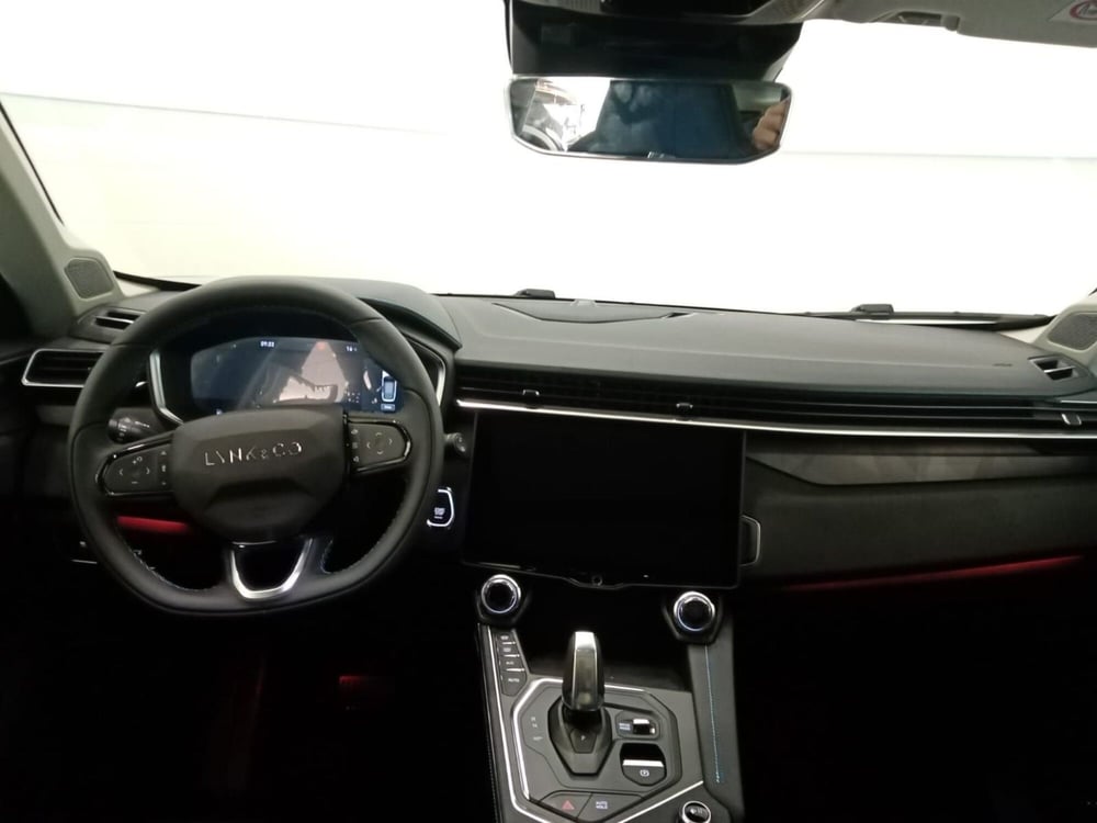 Lynk & Co 01 nuova a Como (10)