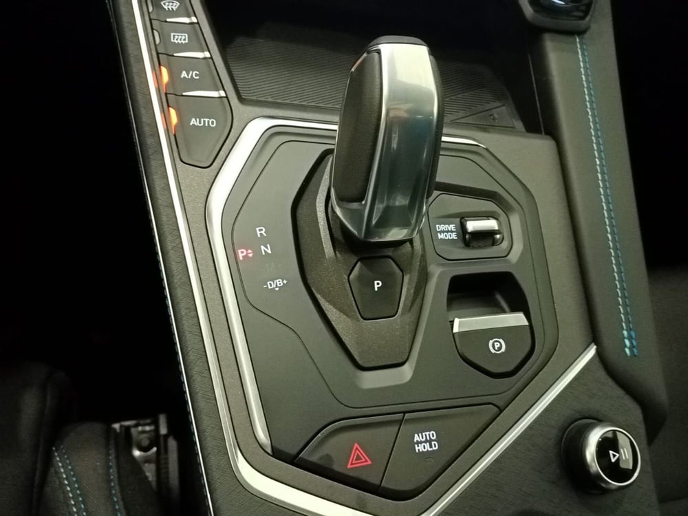 Lynk & Co 01 nuova a Como (14)