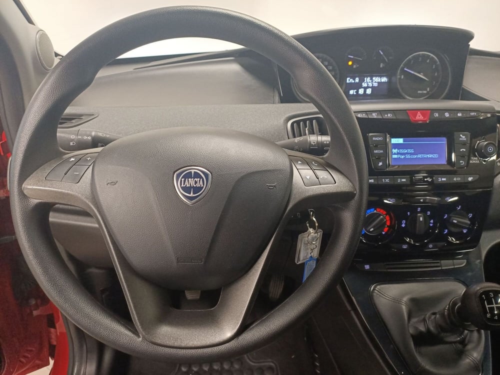 Lancia Ypsilon usata a Torino (10)