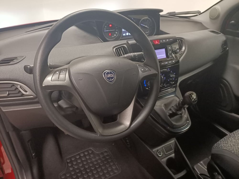 Lancia Ypsilon usata a Torino (11)