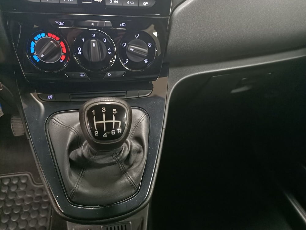 Lancia Ypsilon usata a Torino (12)