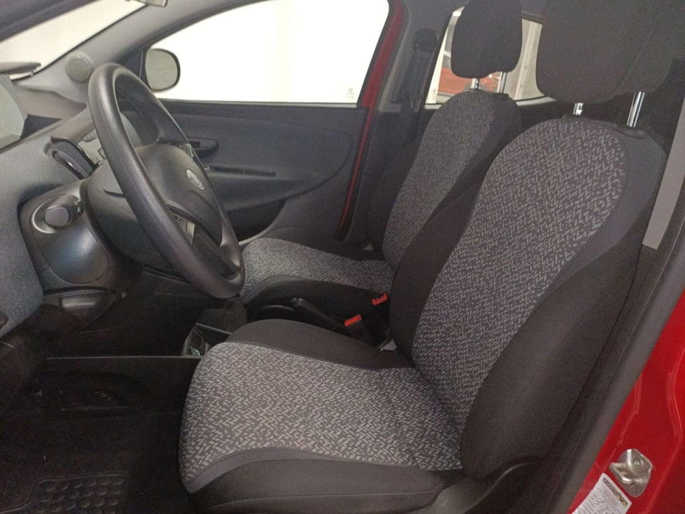 Lancia Ypsilon usata a Torino (13)