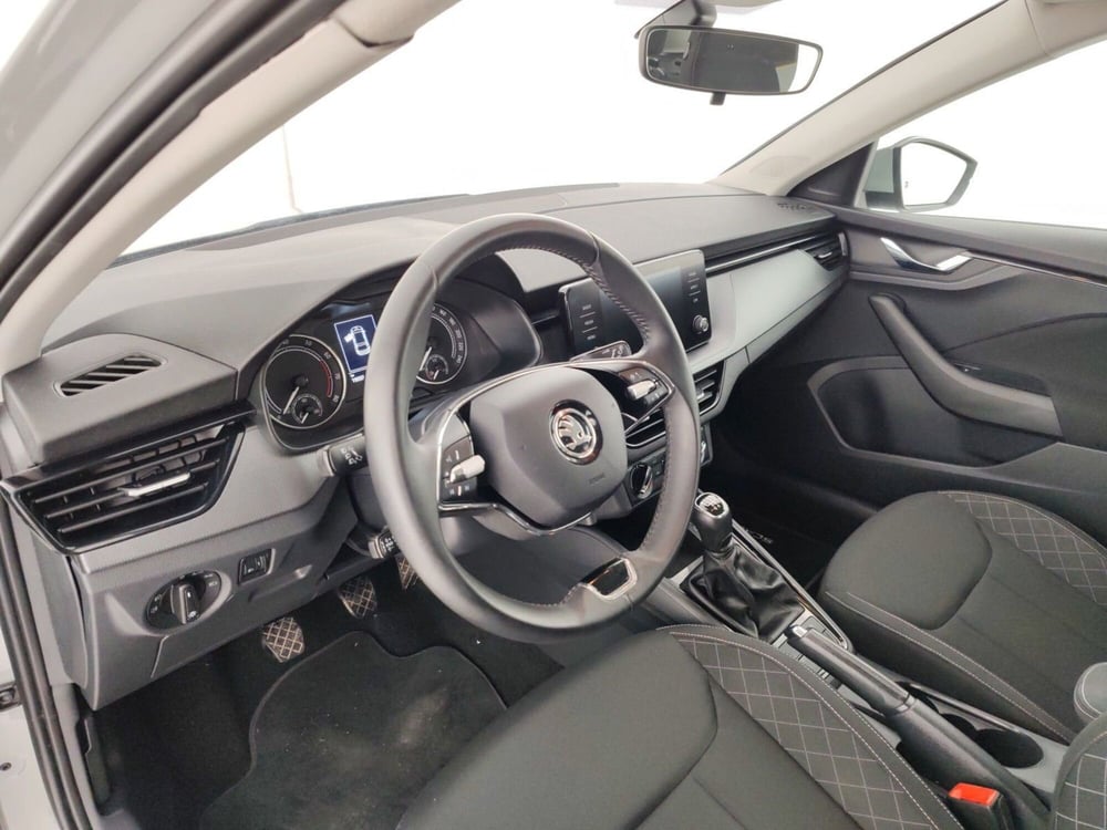 Skoda Scala usata a Massa-Carrara (8)
