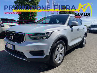 Volvo XC40 T2 Geartronic Momentum Core del 2022 usata a Mirandola