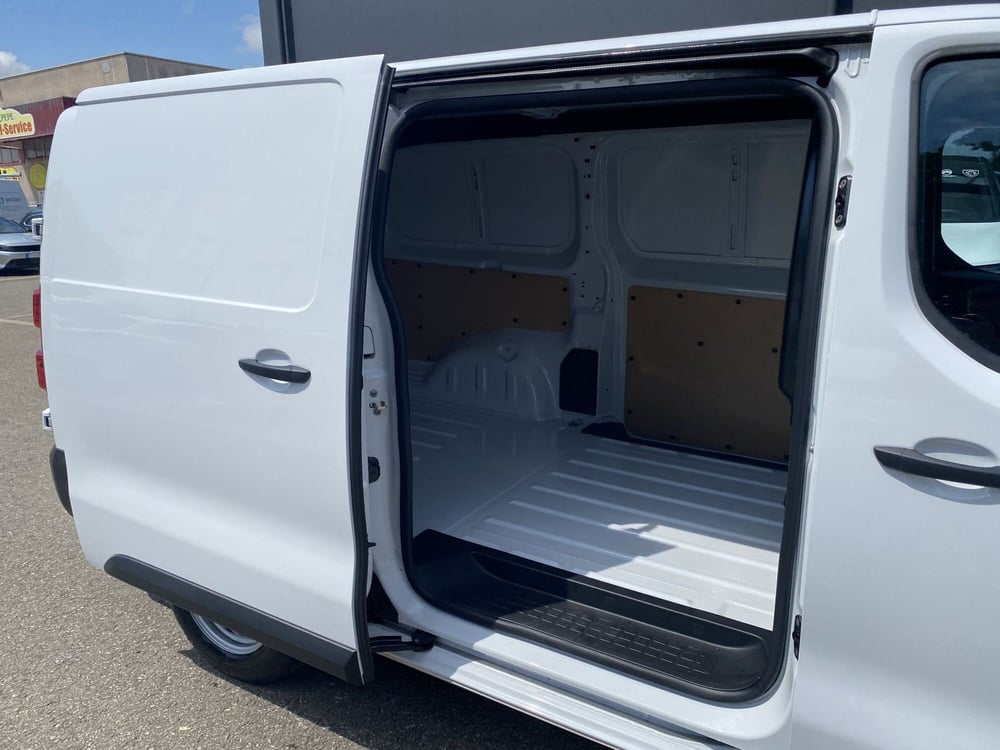 Opel Vivaro Furgone nuova a Modena (8)