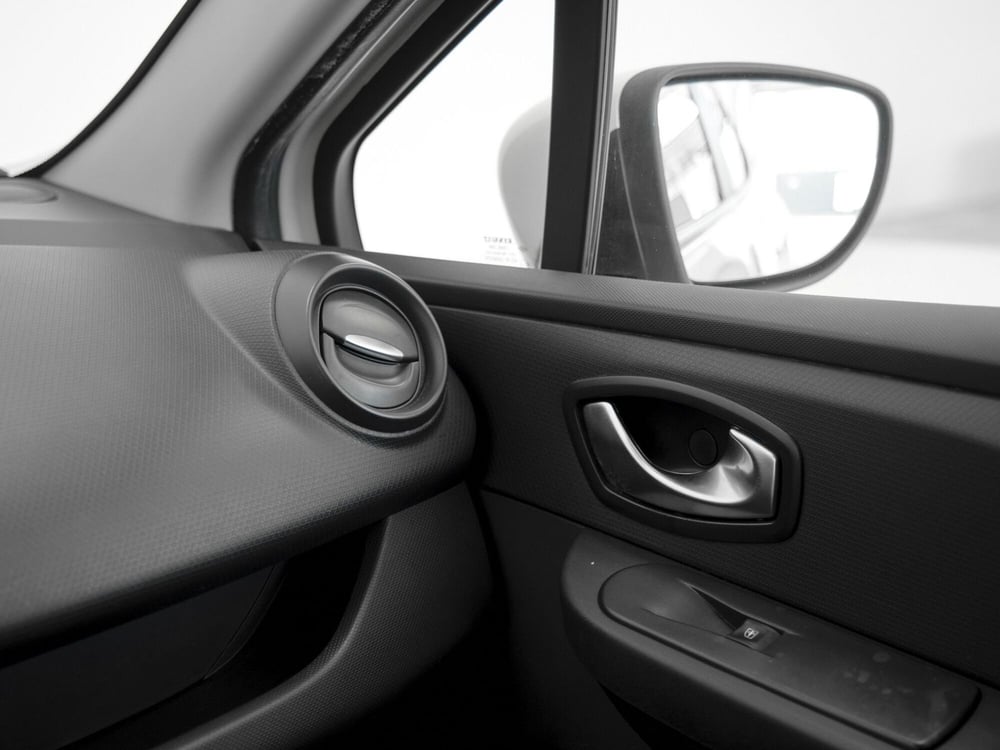 Renault Clio usata a Prato (16)