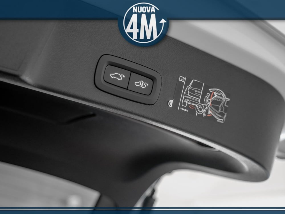Volvo XC40 usata a Prato (5)