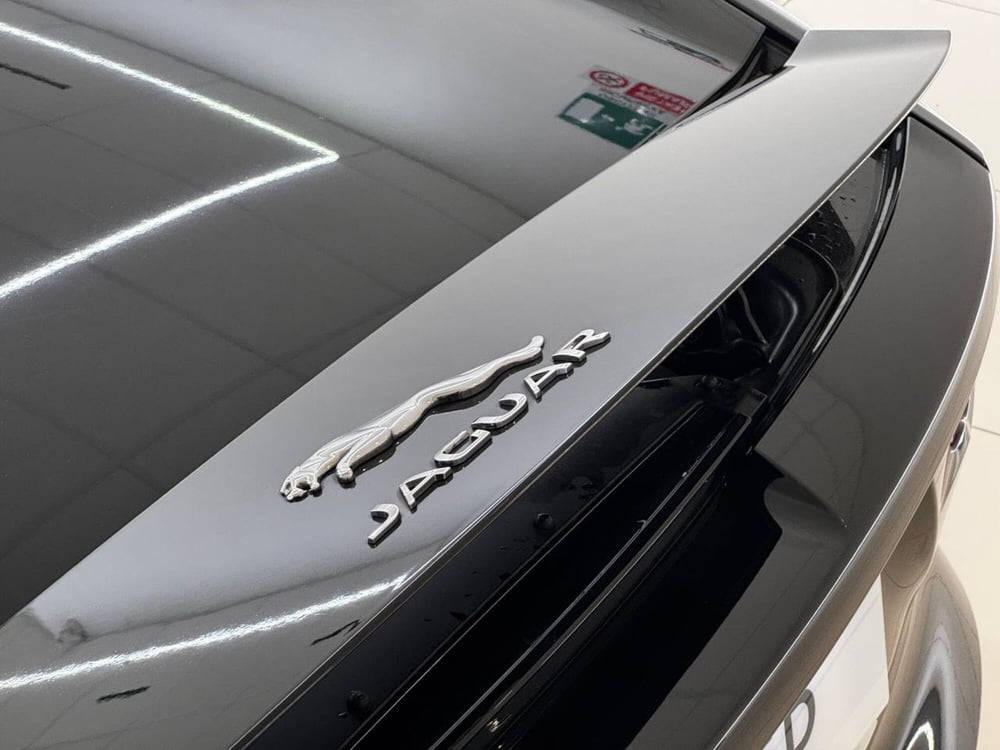 Jaguar F-Type Cabrio usata a Savona (12)