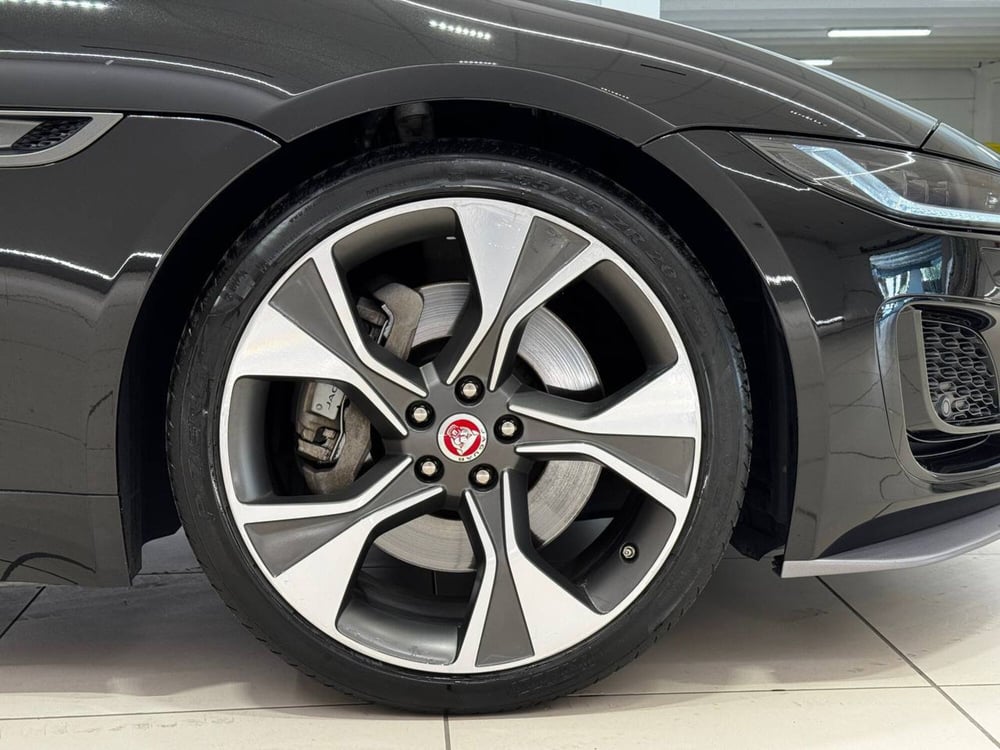 Jaguar F-Type Cabrio usata a Savona (9)