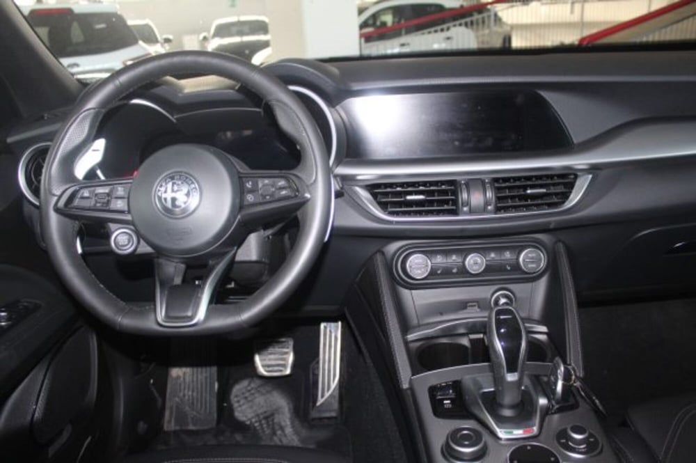 Alfa Romeo Stelvio usata a Terni (11)