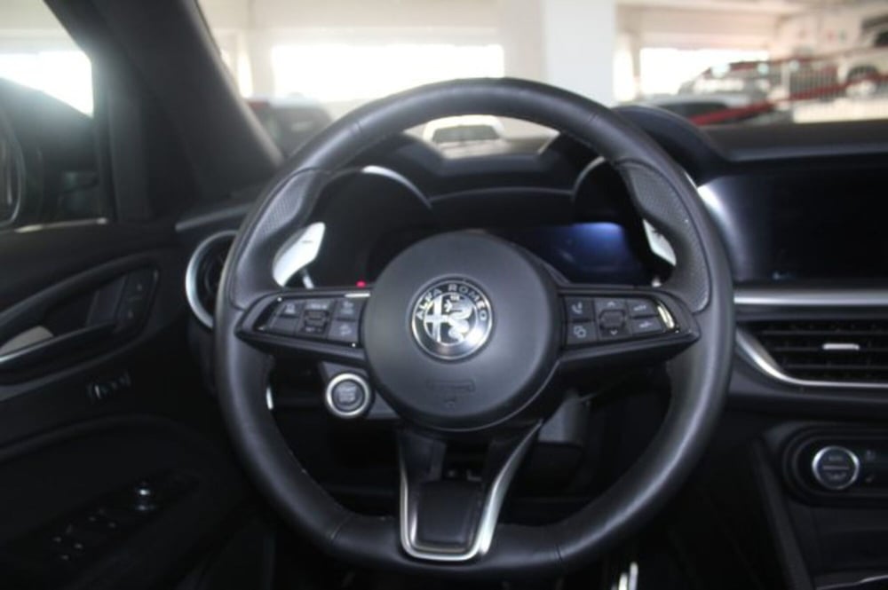 Alfa Romeo Stelvio usata a Terni (12)