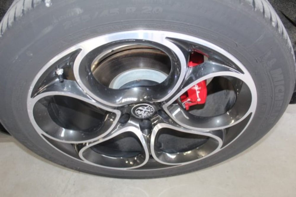 Alfa Romeo Stelvio usata a Terni (15)