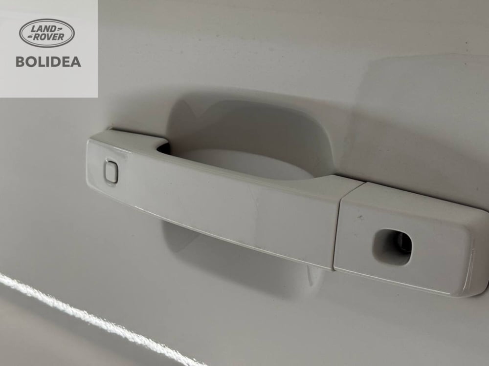 Land Rover Defender usata a Savona (16)