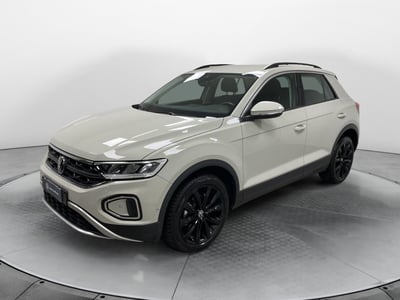 Volkswagen T-Roc 1.0 TSI Life del 2022 usata a Carnago