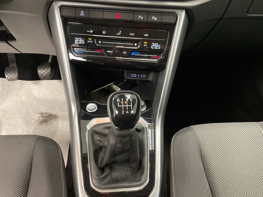 Volkswagen T-Roc usata a Varese (18)
