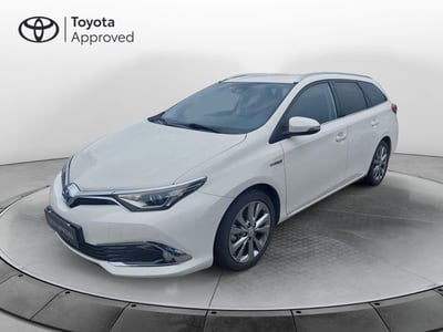 Toyota Auris Station Wagon 1.6 Lounge del 2018 usata a Curno