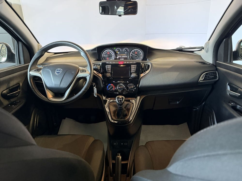 Lancia Ypsilon usata a Monza e Brianza (10)