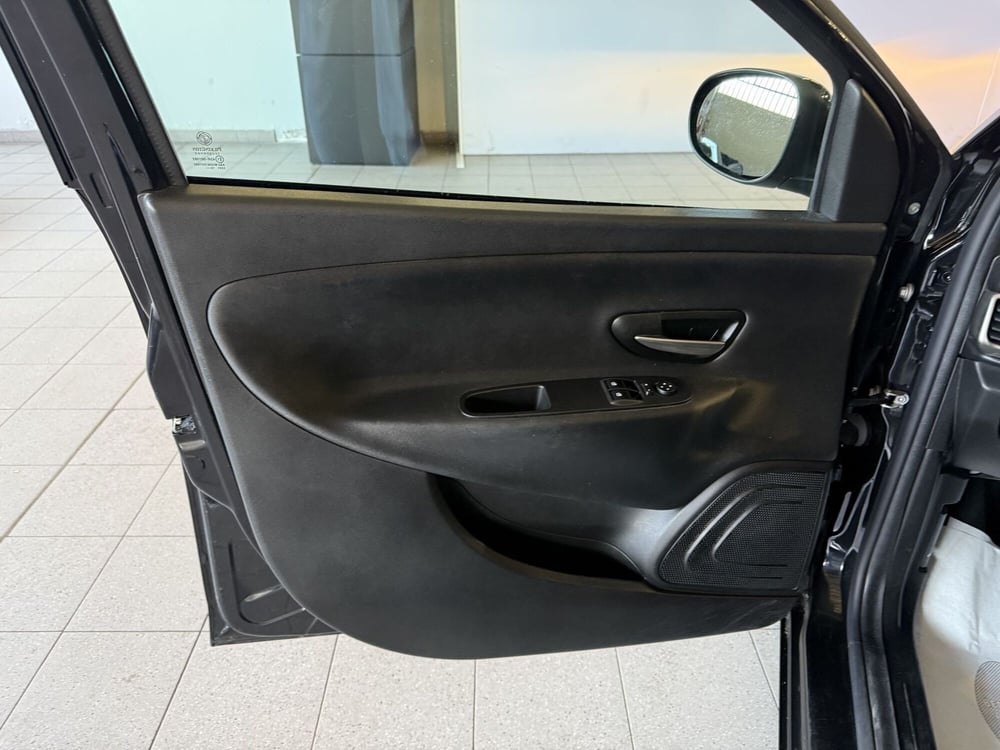 Lancia Ypsilon usata a Monza e Brianza (20)