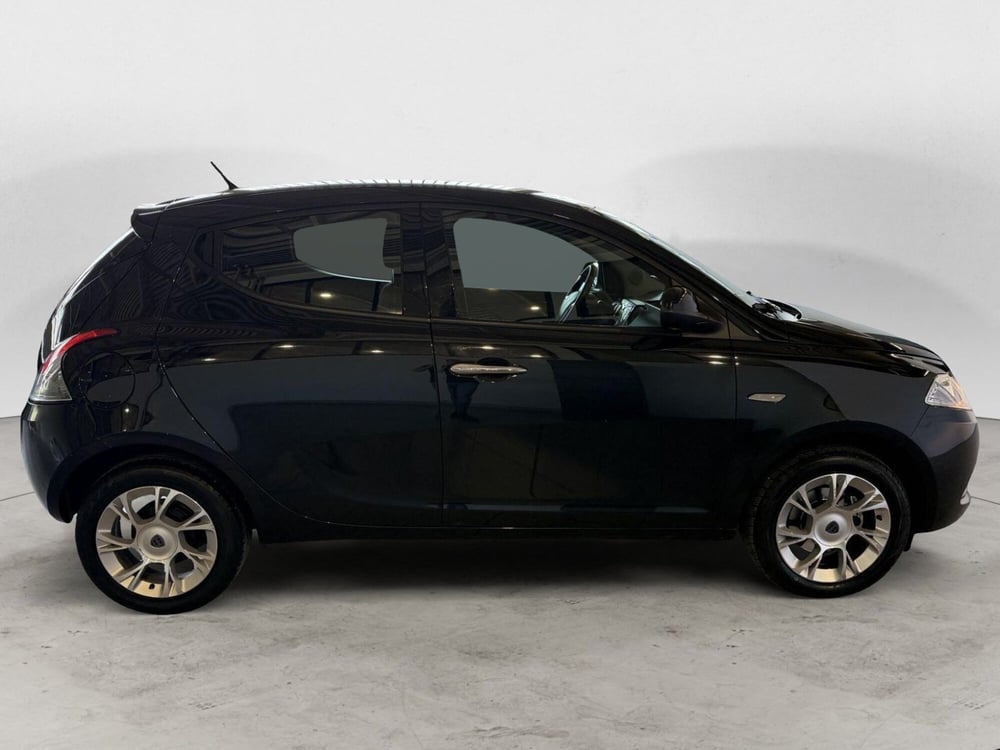 Lancia Ypsilon usata a Monza e Brianza (8)