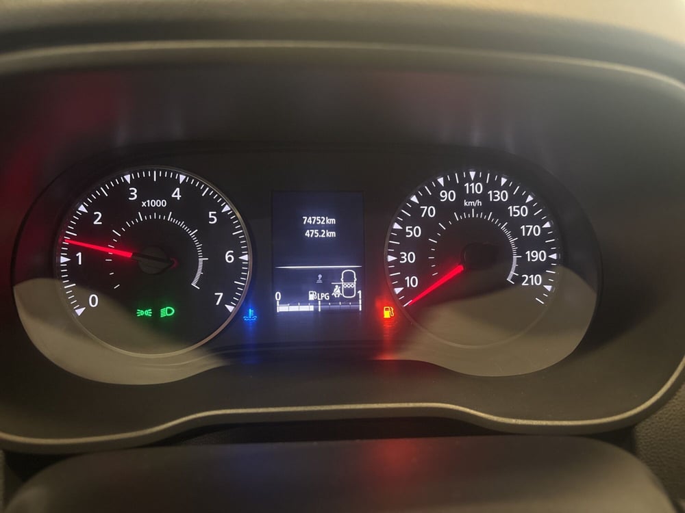 Dacia Duster usata a Verona (13)