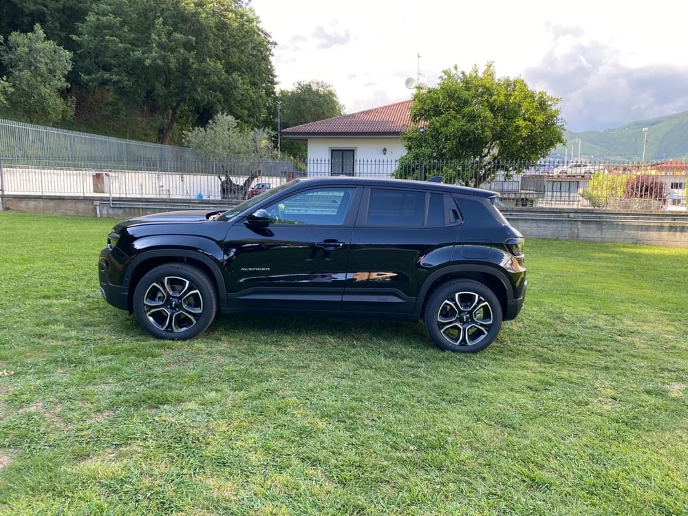 Jeep Avenger nuova a Salerno (10)