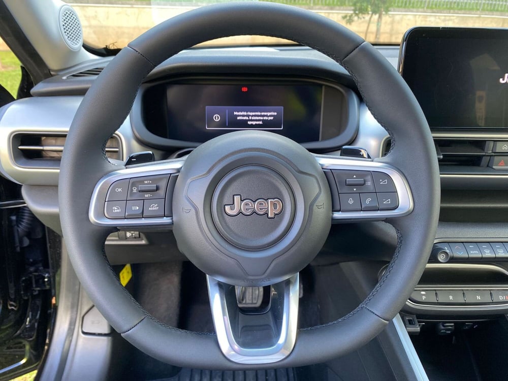 Jeep Avenger nuova a Salerno (19)