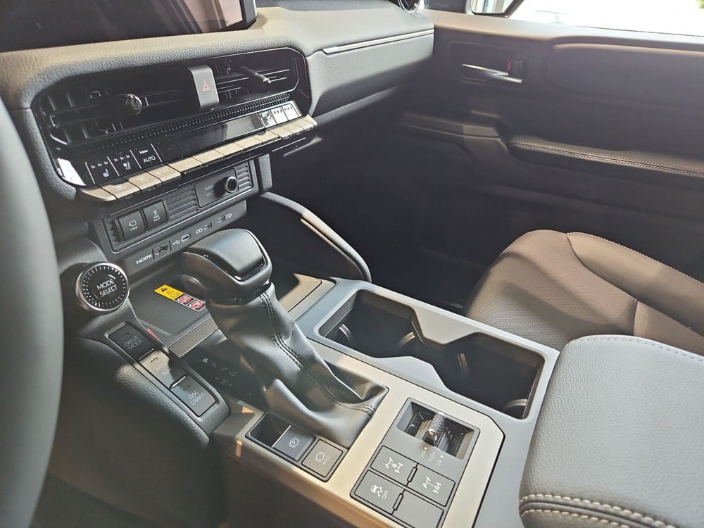 Toyota Land Cruiser nuova a Vicenza (9)