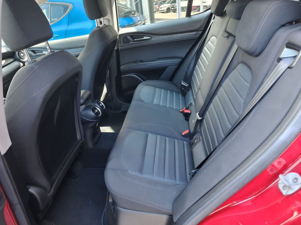 Alfa Romeo Stelvio usata a L'Aquila (20)