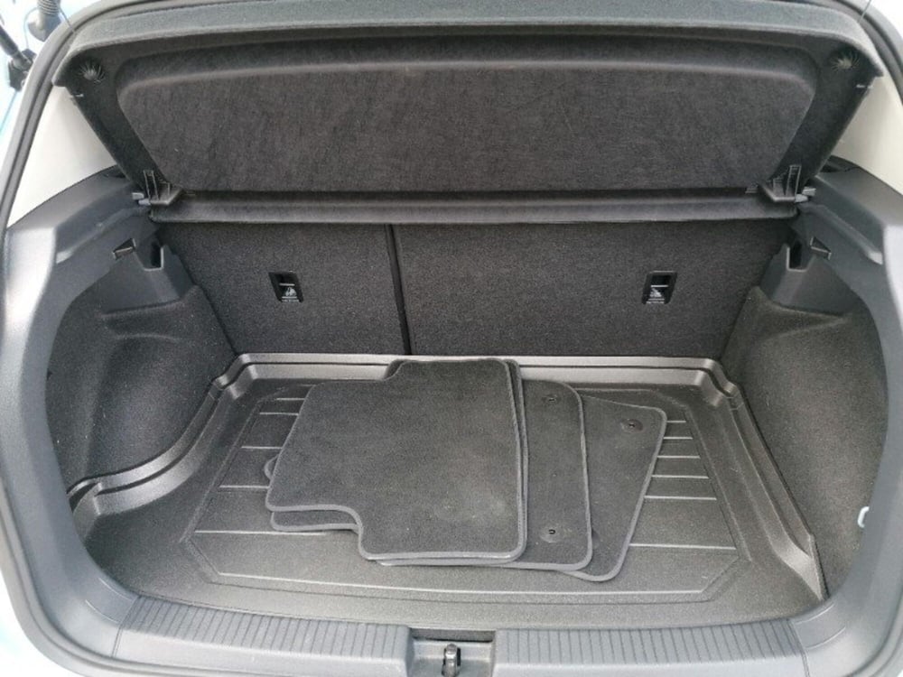 Volkswagen T-Cross usata a Milano (10)