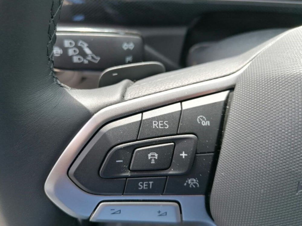 Volkswagen T-Cross usata a Milano (18)