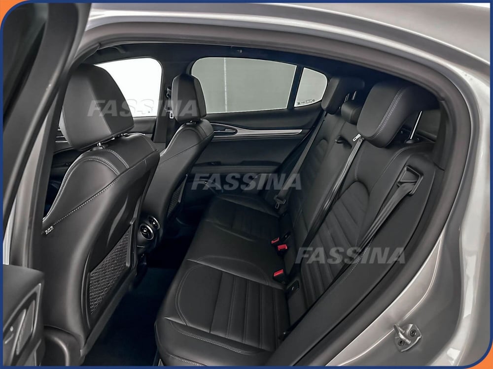 Alfa Romeo Stelvio usata a Milano (11)