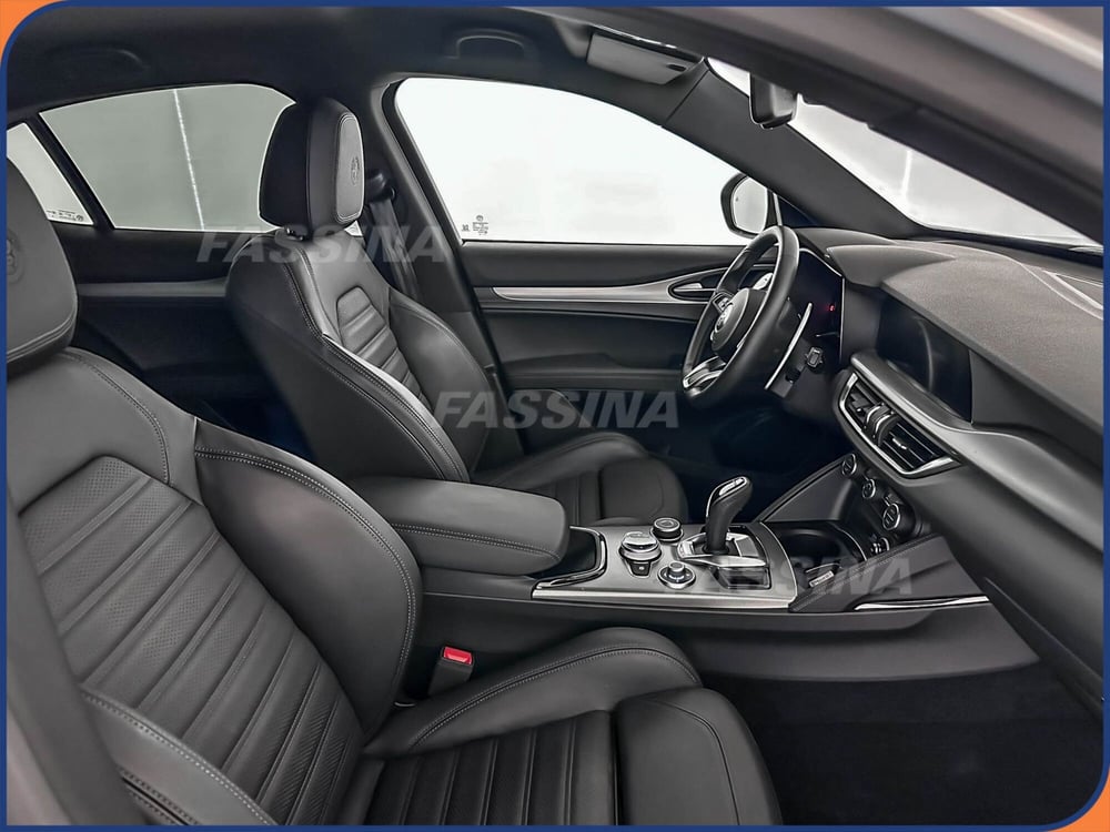 Alfa Romeo Stelvio usata a Milano (14)