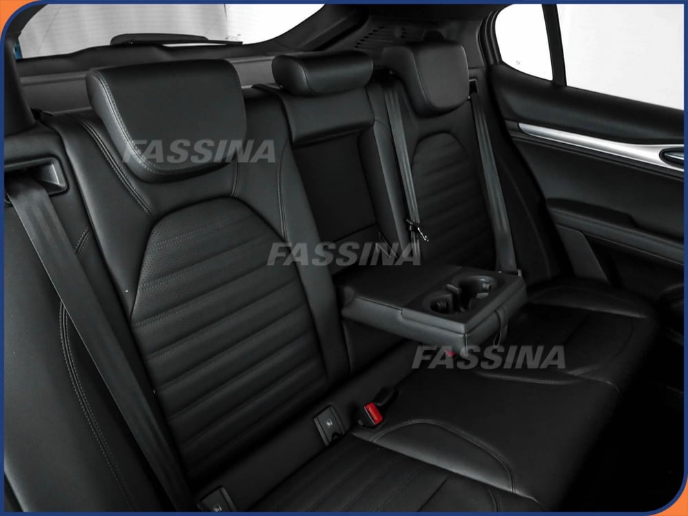 Alfa Romeo Stelvio usata a Milano (12)