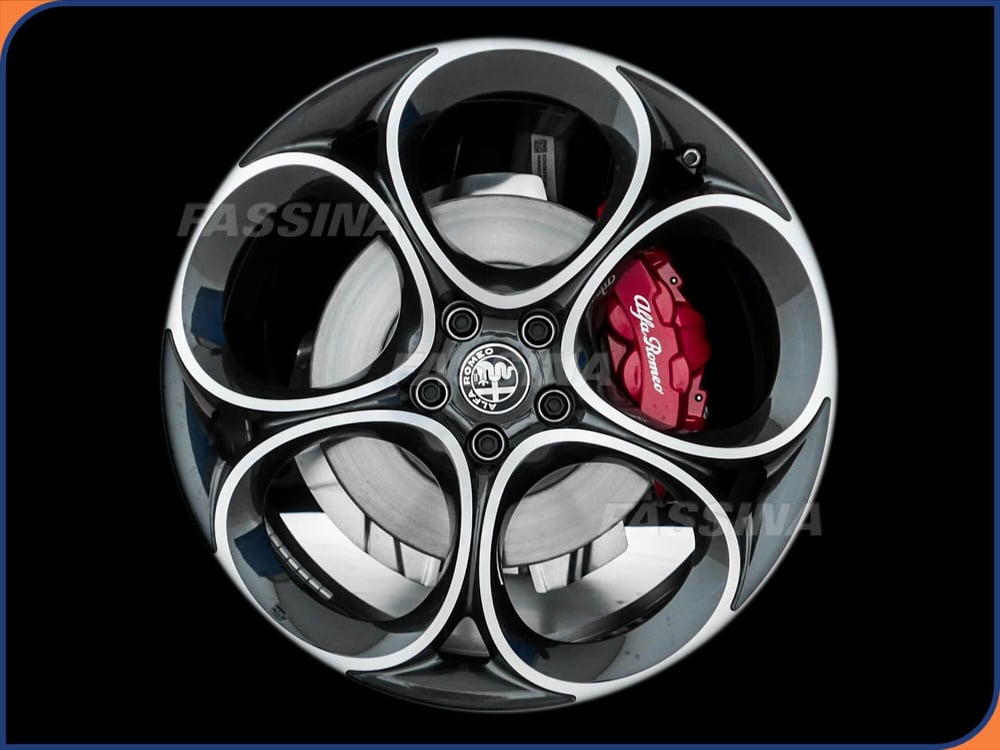 Alfa Romeo Stelvio usata a Milano (7)