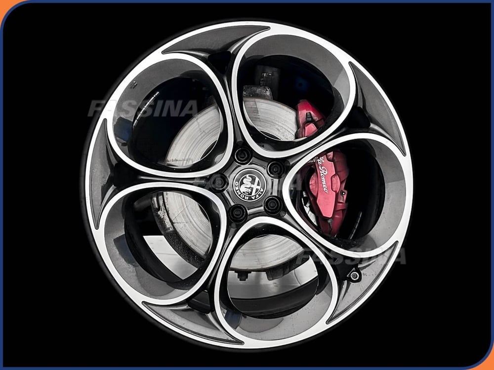 Alfa Romeo Stelvio usata a Milano (7)